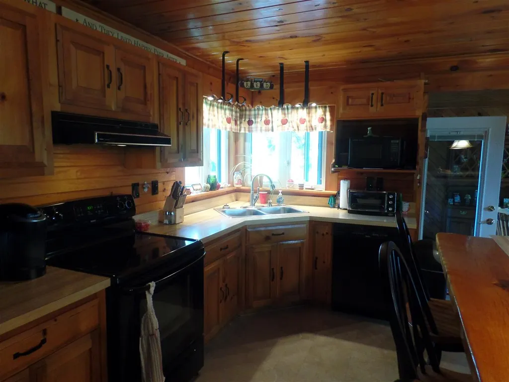 15 Wood Street Berlin NH 03570