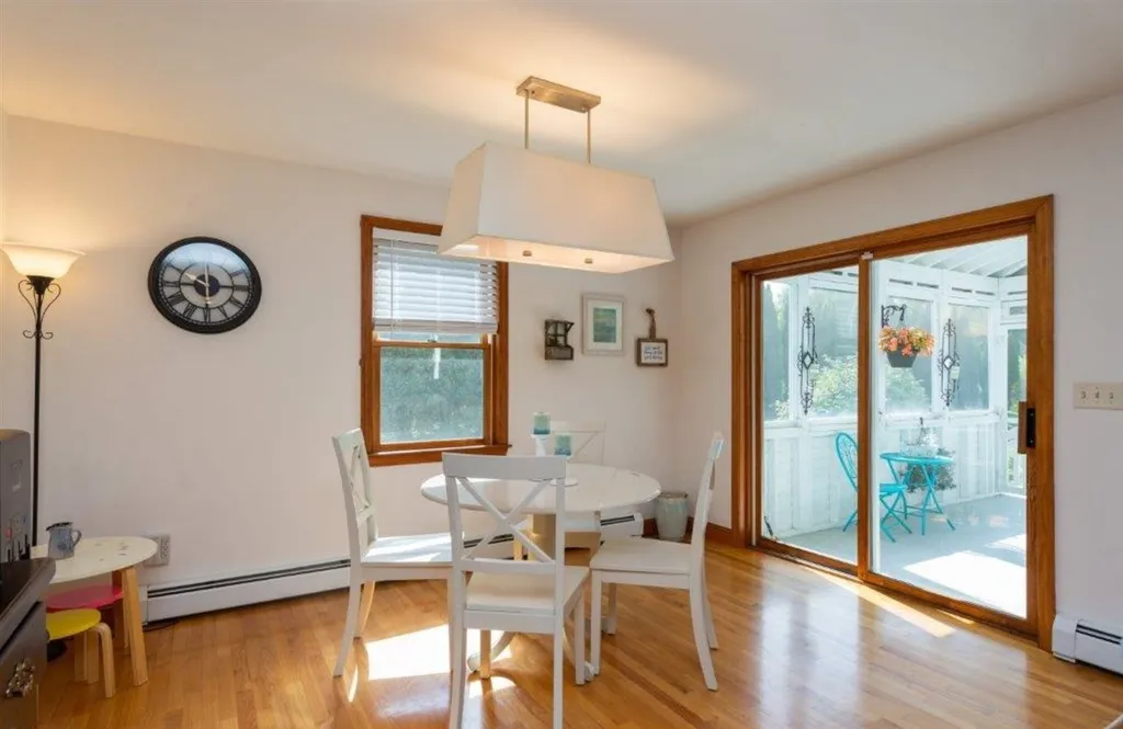 74 Exeter Road North Hampton NH 03862