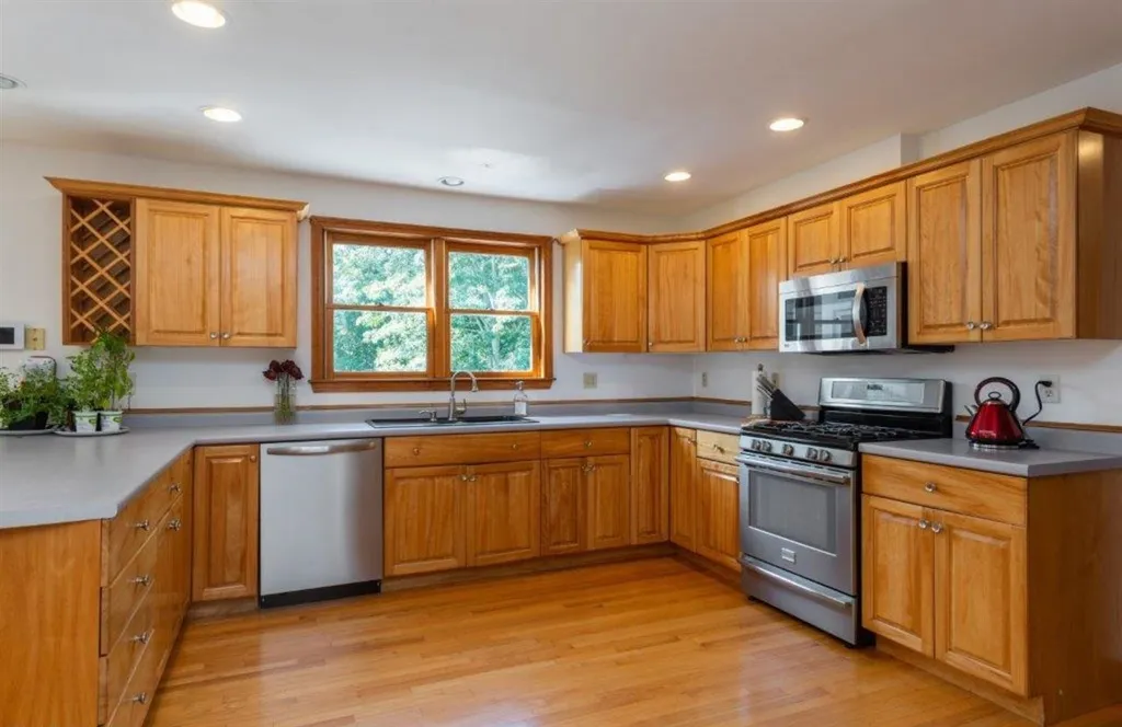 74 Exeter Road North Hampton NH 03862