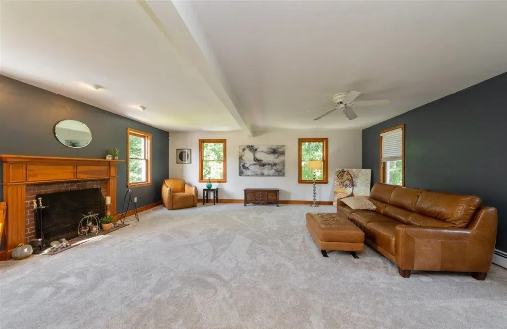 74 Exeter Road North Hampton NH 03862