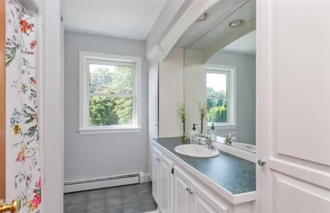 74 Exeter Road North Hampton NH 03862