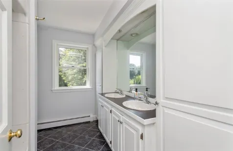 74 Exeter Road North Hampton NH 03862