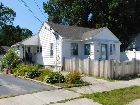 19 Verona Street Nashua NH 03060