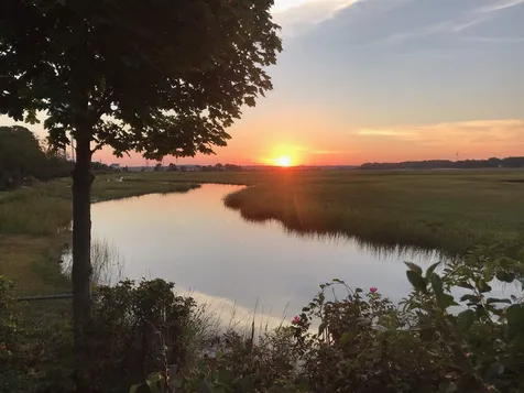 18 Mckay Avenue Hampton NH 03842