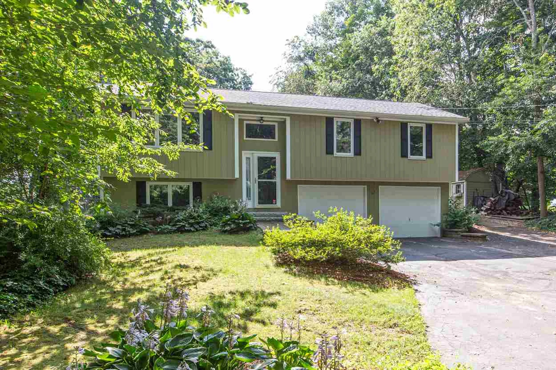 19 Parmenter Road Londonderry NH 03053