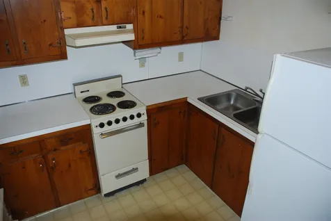 12 Hall Avenue Henniker NH 03242
