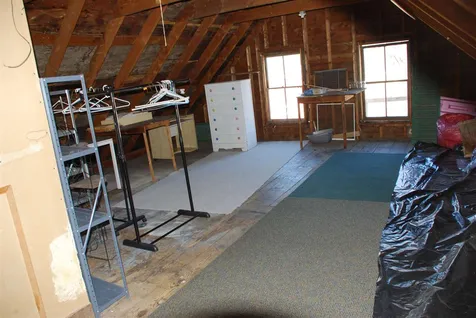 12 Hall Avenue Henniker NH 03242