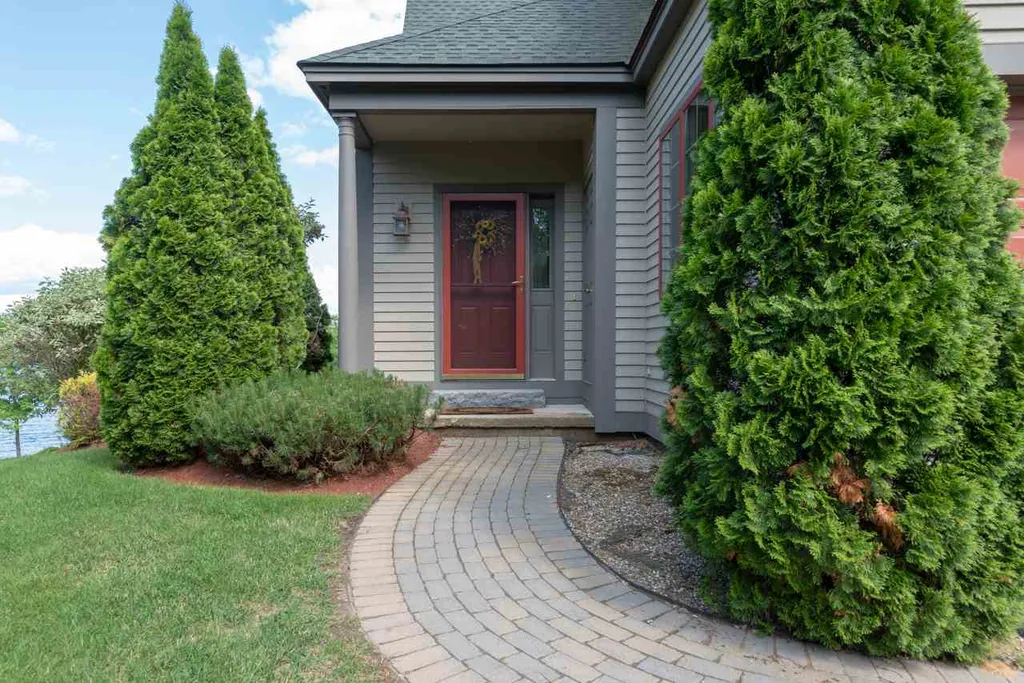 40 Heron Trace Drive Laconia NH 03246