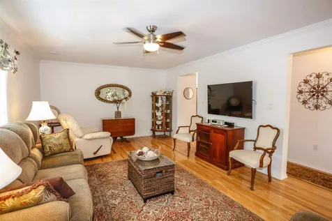18 Serenity Way Manchester NH 03104