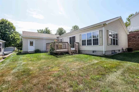 18 Serenity Way Manchester NH 03104
