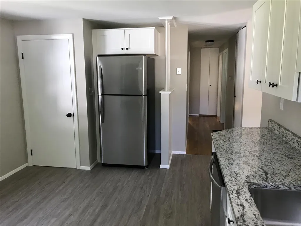 10 Shawnee Lane Dover NH 03820