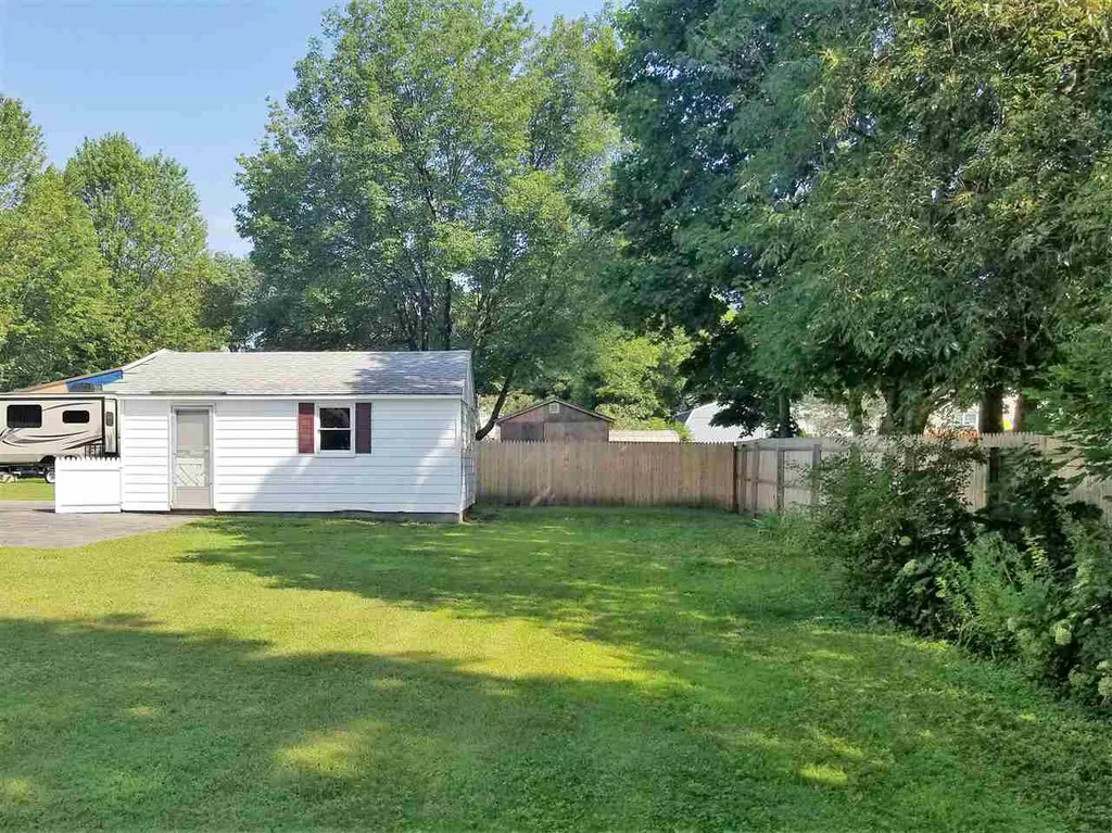 10 Shawnee Lane Dover NH 03820