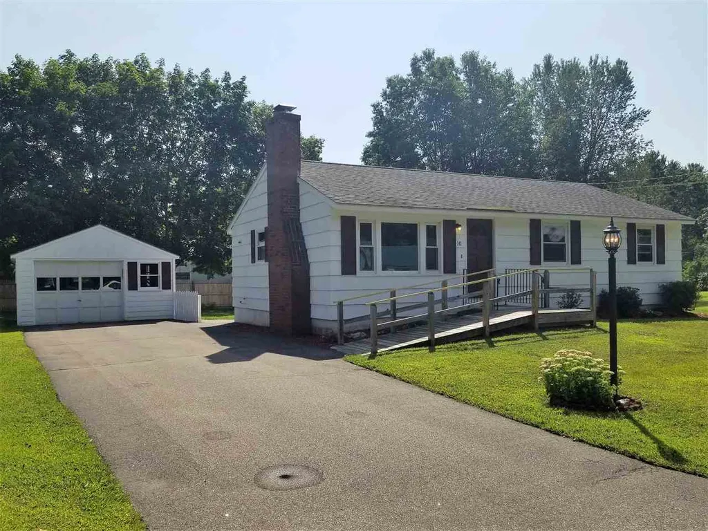 10 Shawnee Lane Dover NH 03820