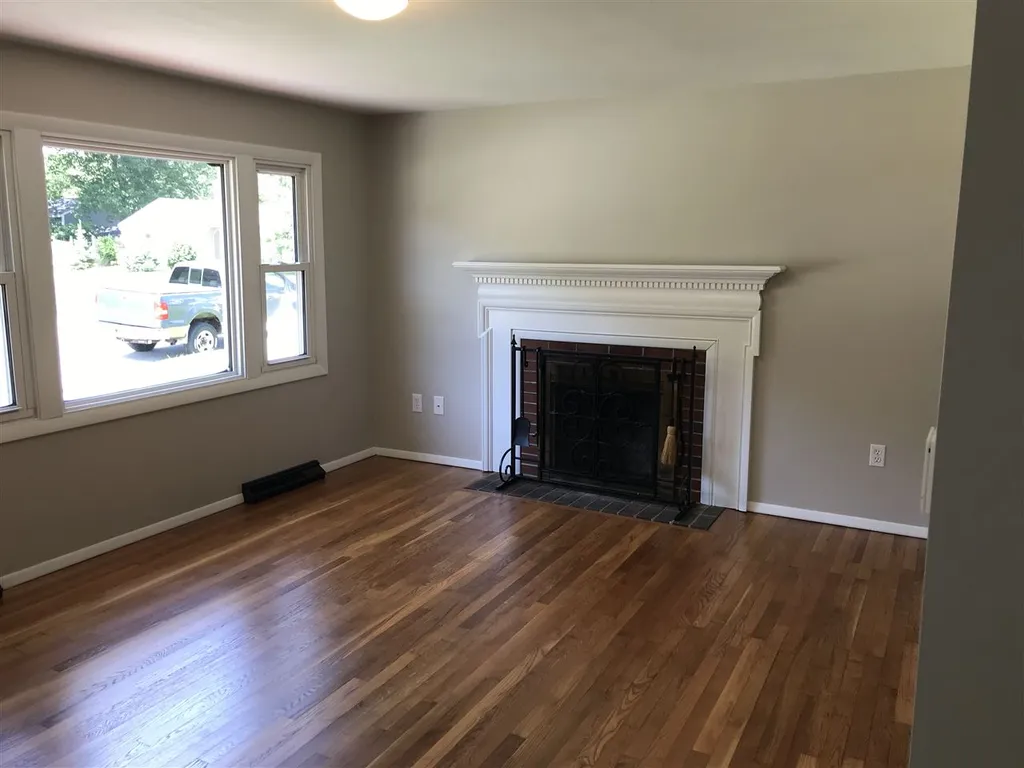 10 Shawnee Lane Dover NH 03820