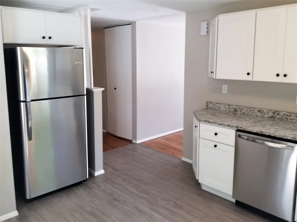 10 Shawnee Lane Dover NH 03820