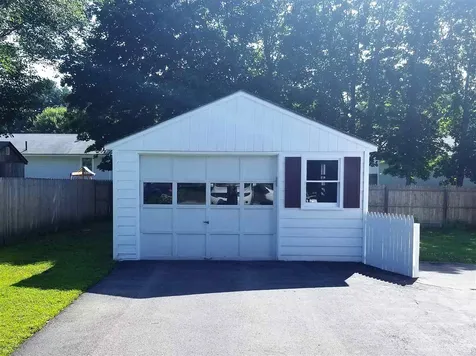 10 Shawnee Lane Dover NH 03820