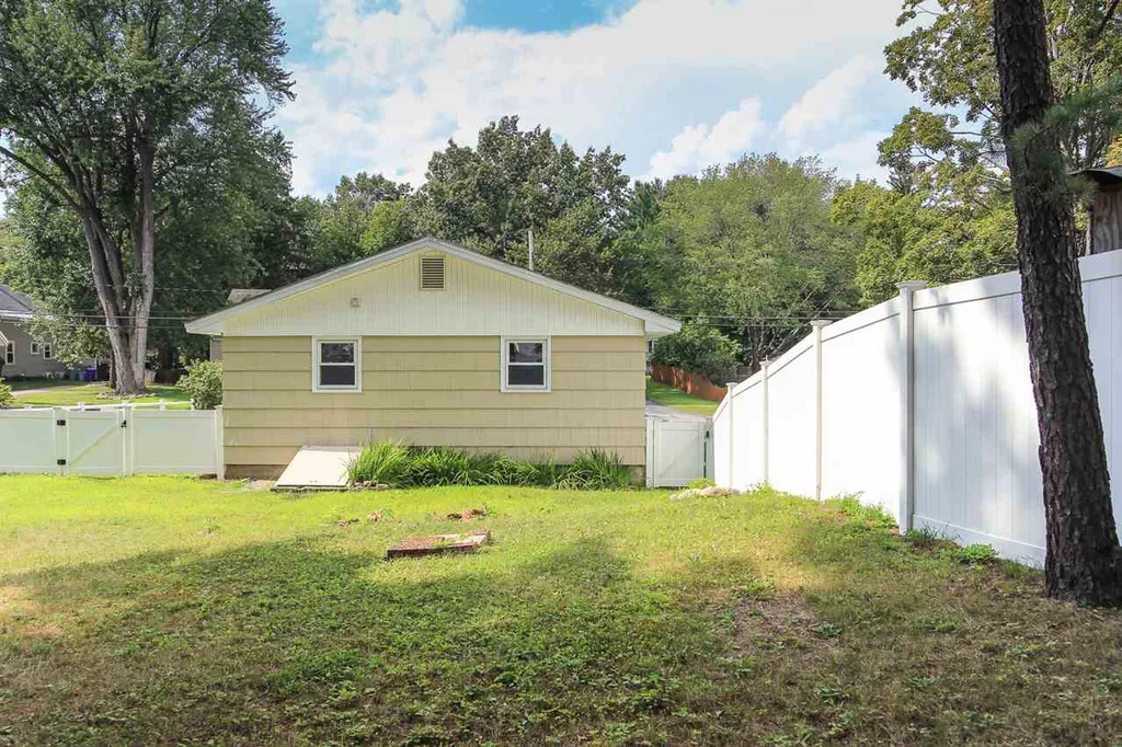 112 Donald Street Manchester NH 03102