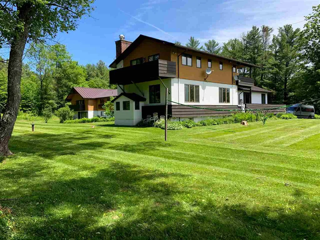 3430 Mountain Road Stowe VT 05672