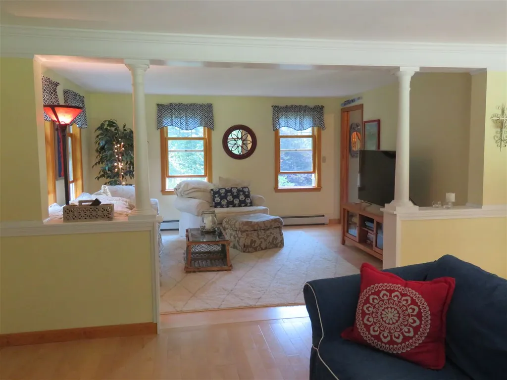 23 Peabody Drive Brentwood NH 03833
