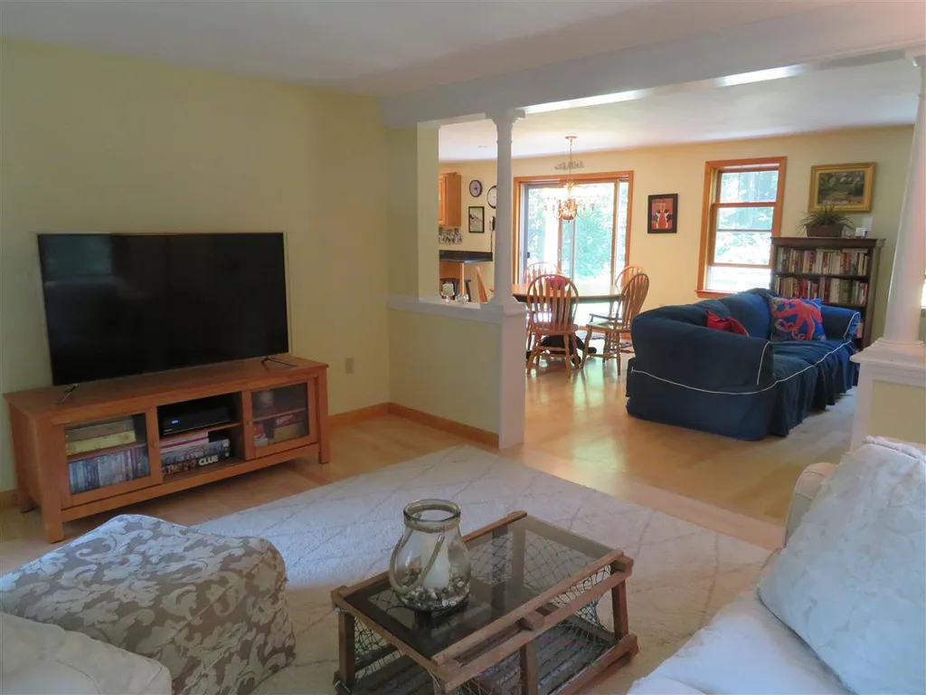 23 Peabody Drive Brentwood NH 03833