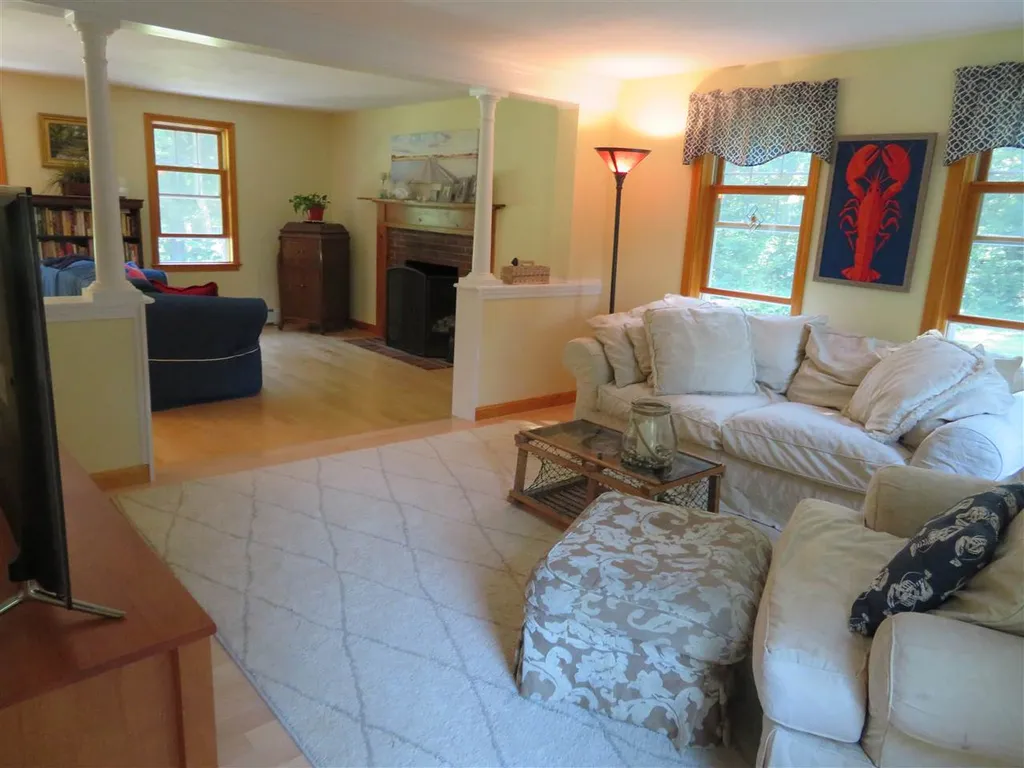 23 Peabody Drive Brentwood NH 03833