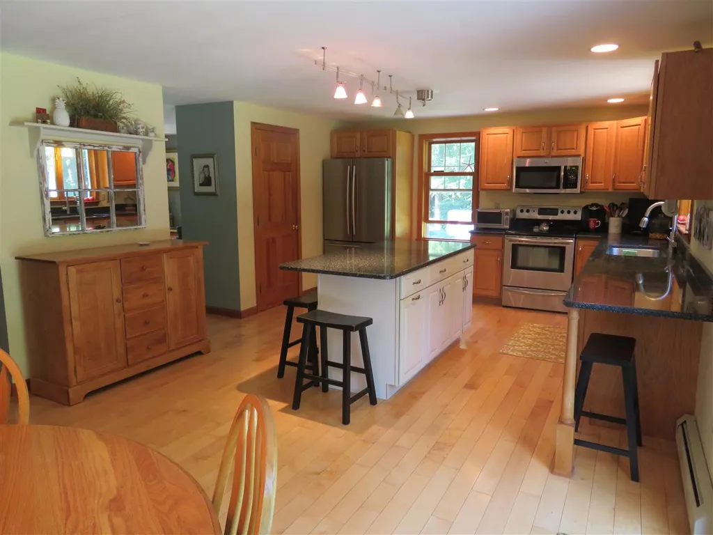 23 Peabody Drive Brentwood NH 03833