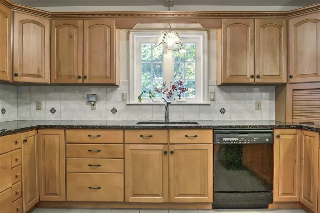 32 Chapman Road Keene NH 03431