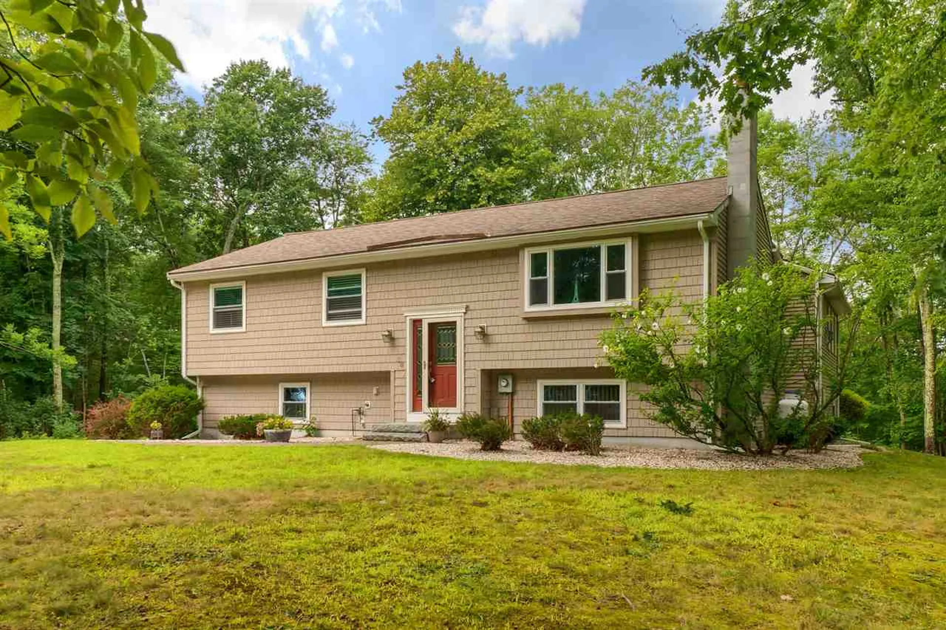 88 Lancaster Farm Road Salem NH 03079