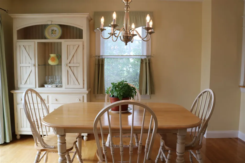 148 South Road North Hampton NH 03862