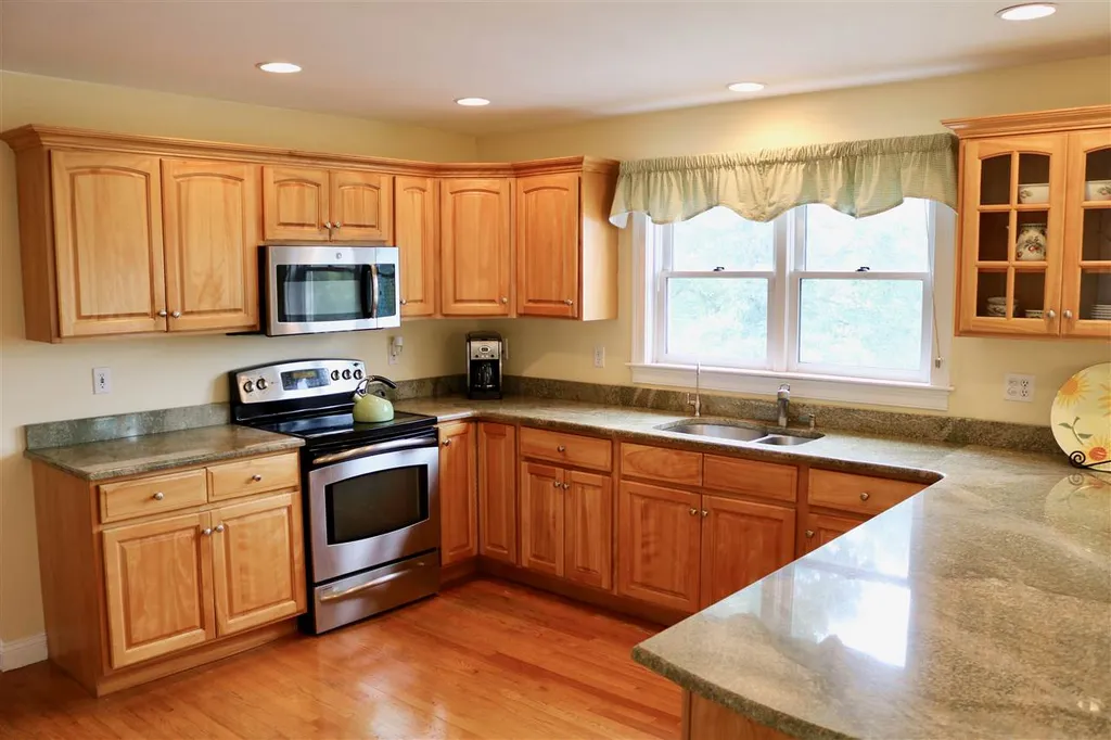 148 South Road North Hampton NH 03862