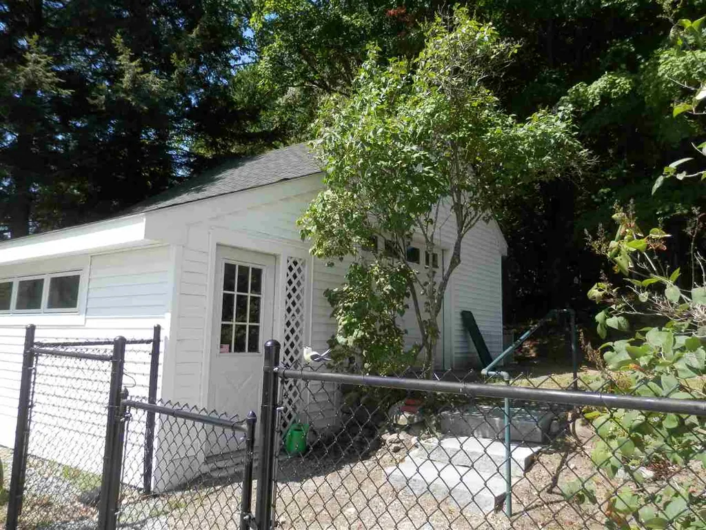 9 Apple Farm Road Franklin NH 03235