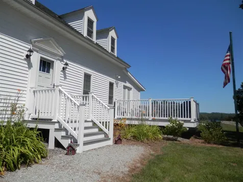 9 Apple Farm Road Franklin NH 03235