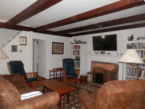 9 Apple Farm Road Franklin NH 03235