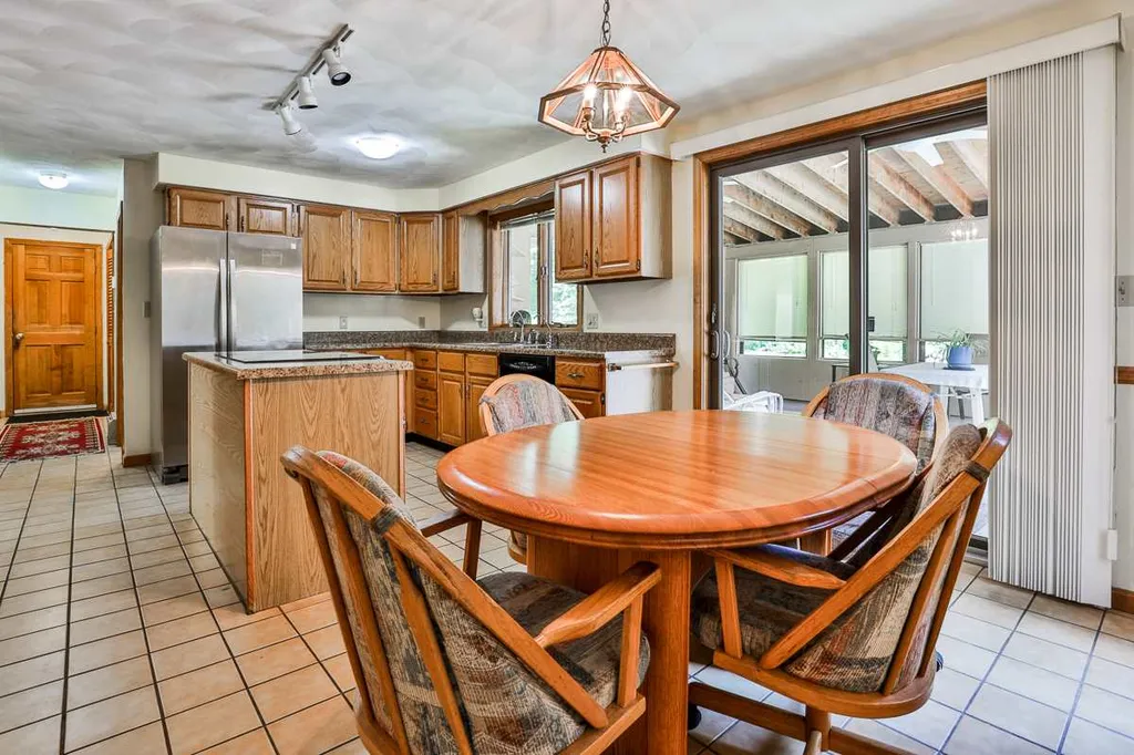 6 Meetinghouse Road Windham NH 03087