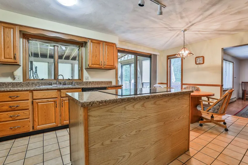 6 Meetinghouse Road Windham NH 03087