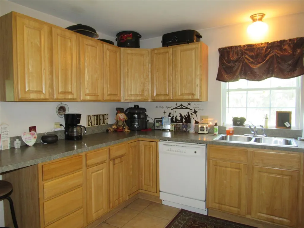 99 Chester Road Derry NH 03038