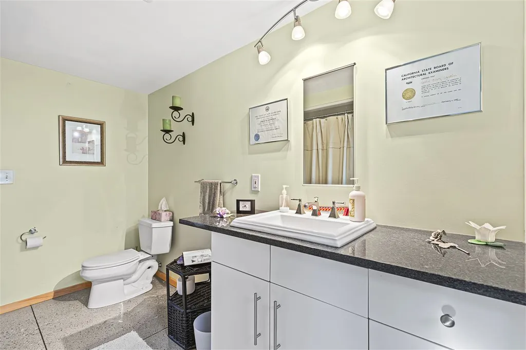 187 N Shore Road Hampton NH 03842