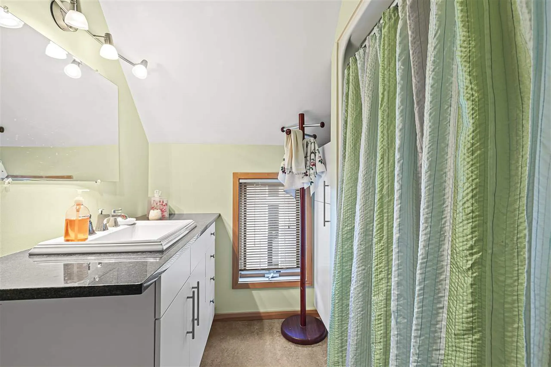 187 N Shore Road Hampton NH 03842