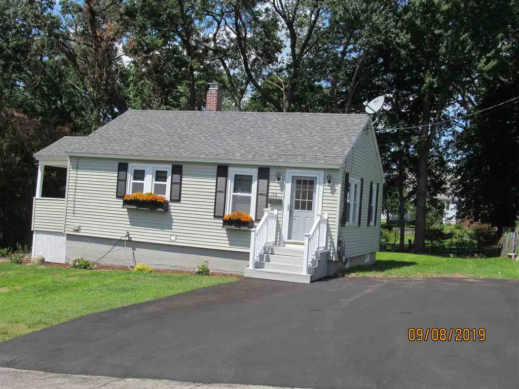 156 Oakdale Avenue Manchester NH 03103
