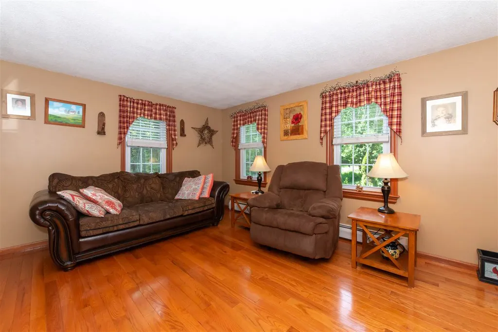 46 Pine Grove Lane Lebanon ME 04027