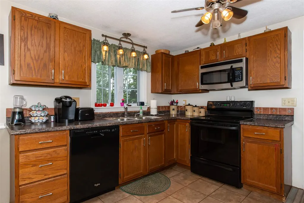 46 Pine Grove Lane Lebanon ME 04027