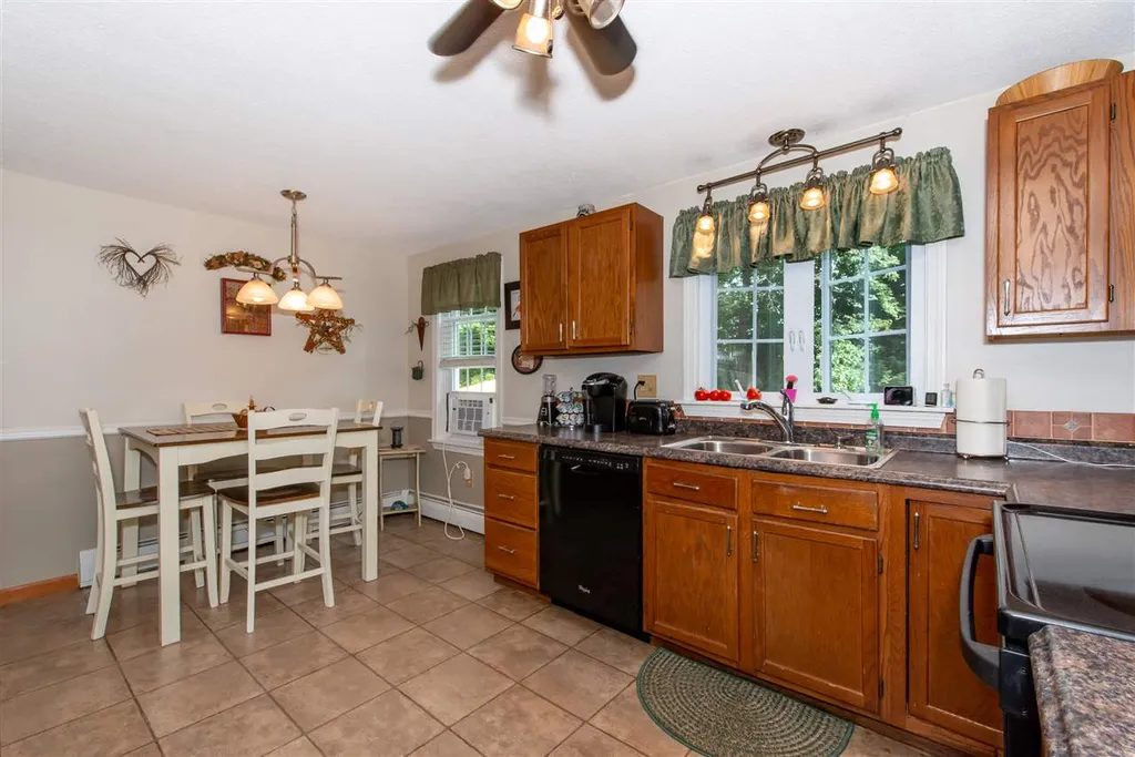 46 Pine Grove Lane Lebanon ME 04027