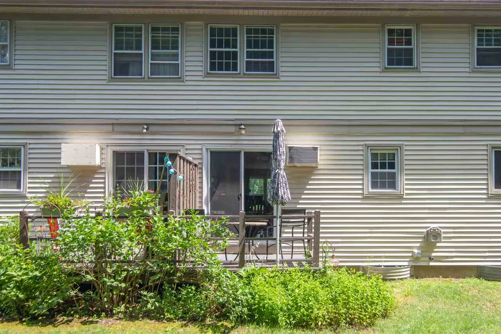 22 Eagle Drive Salem NH 03079