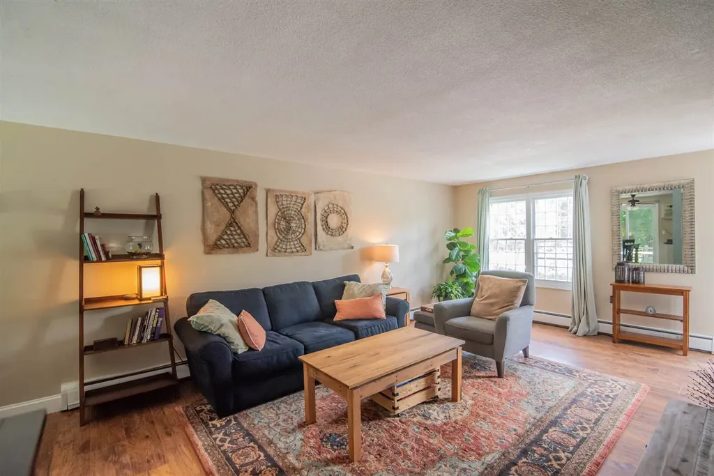 22 Eagle Drive Salem NH 03079