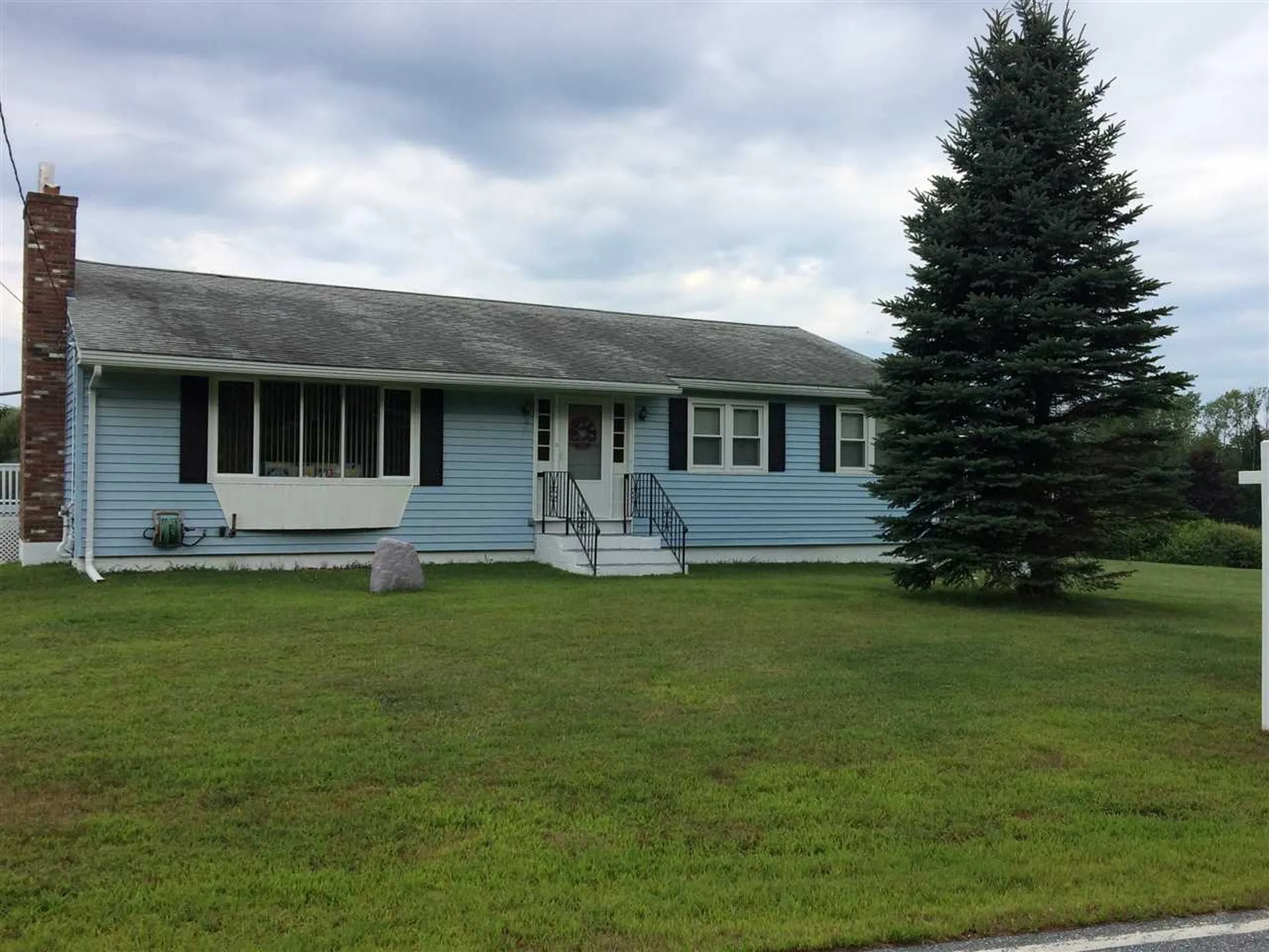 10 Island Pond Road Pelham NH 03076