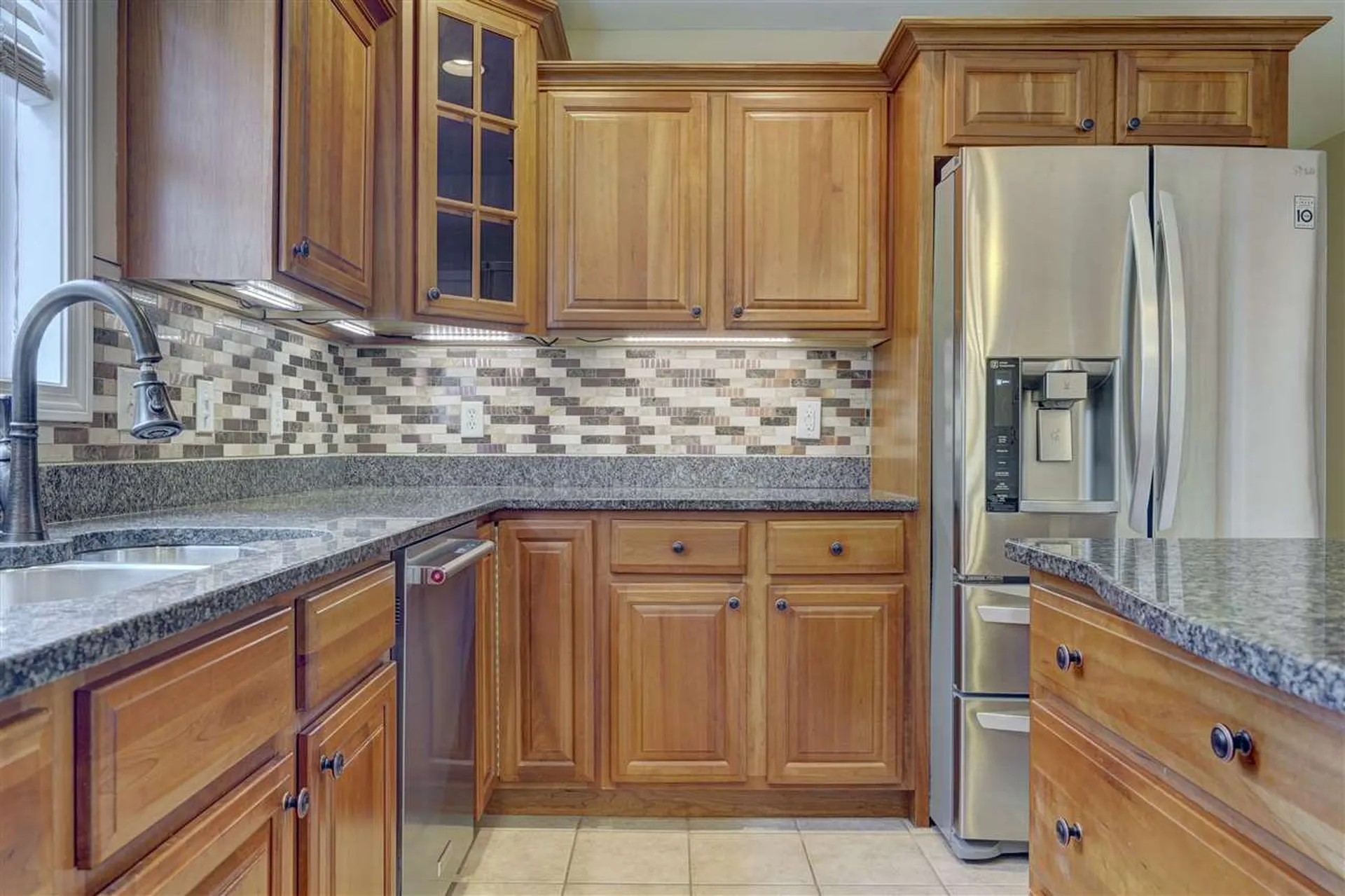 8 Abington Drive Londonderry NH 03053