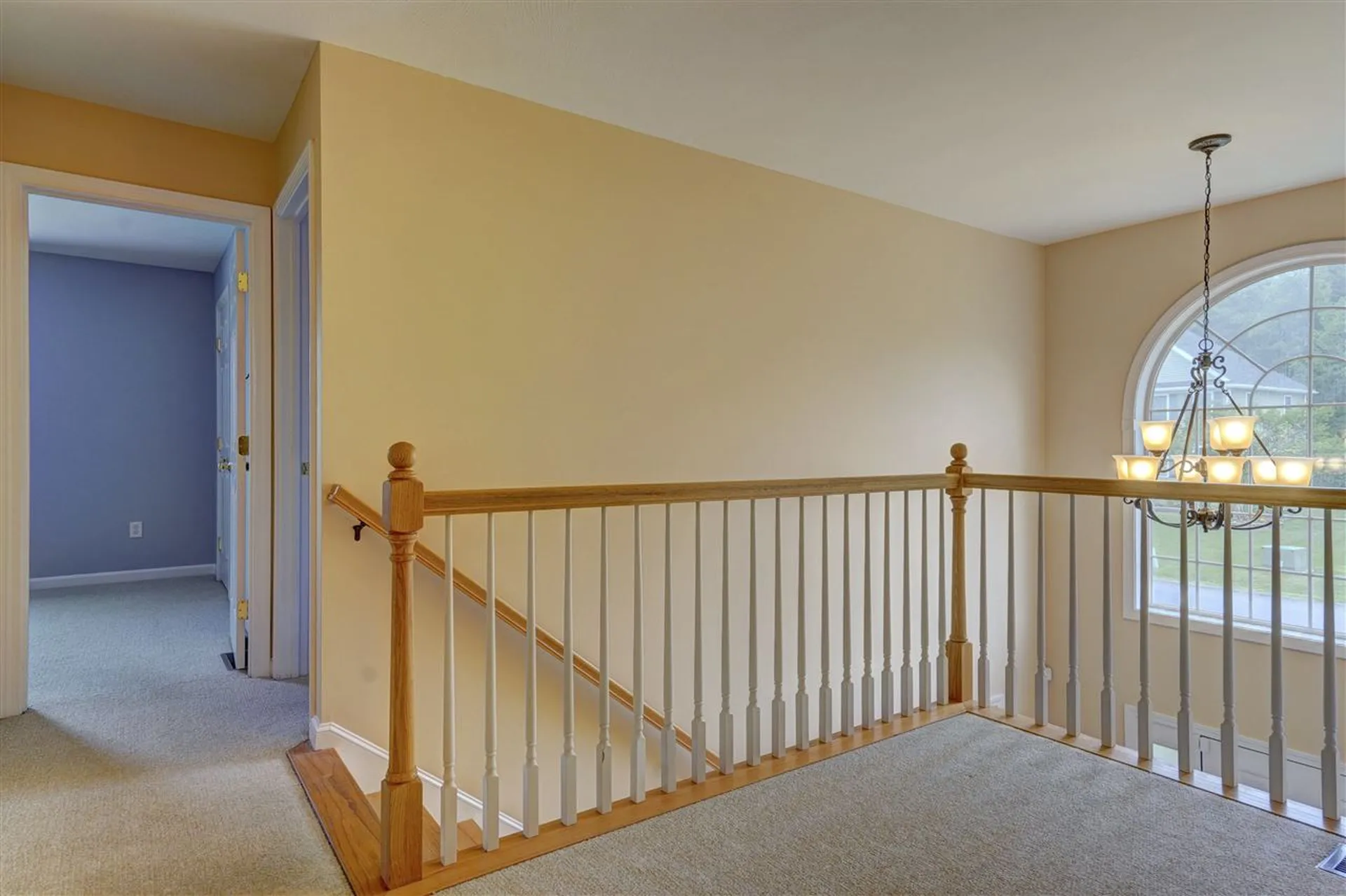 8 Abington Drive Londonderry NH 03053