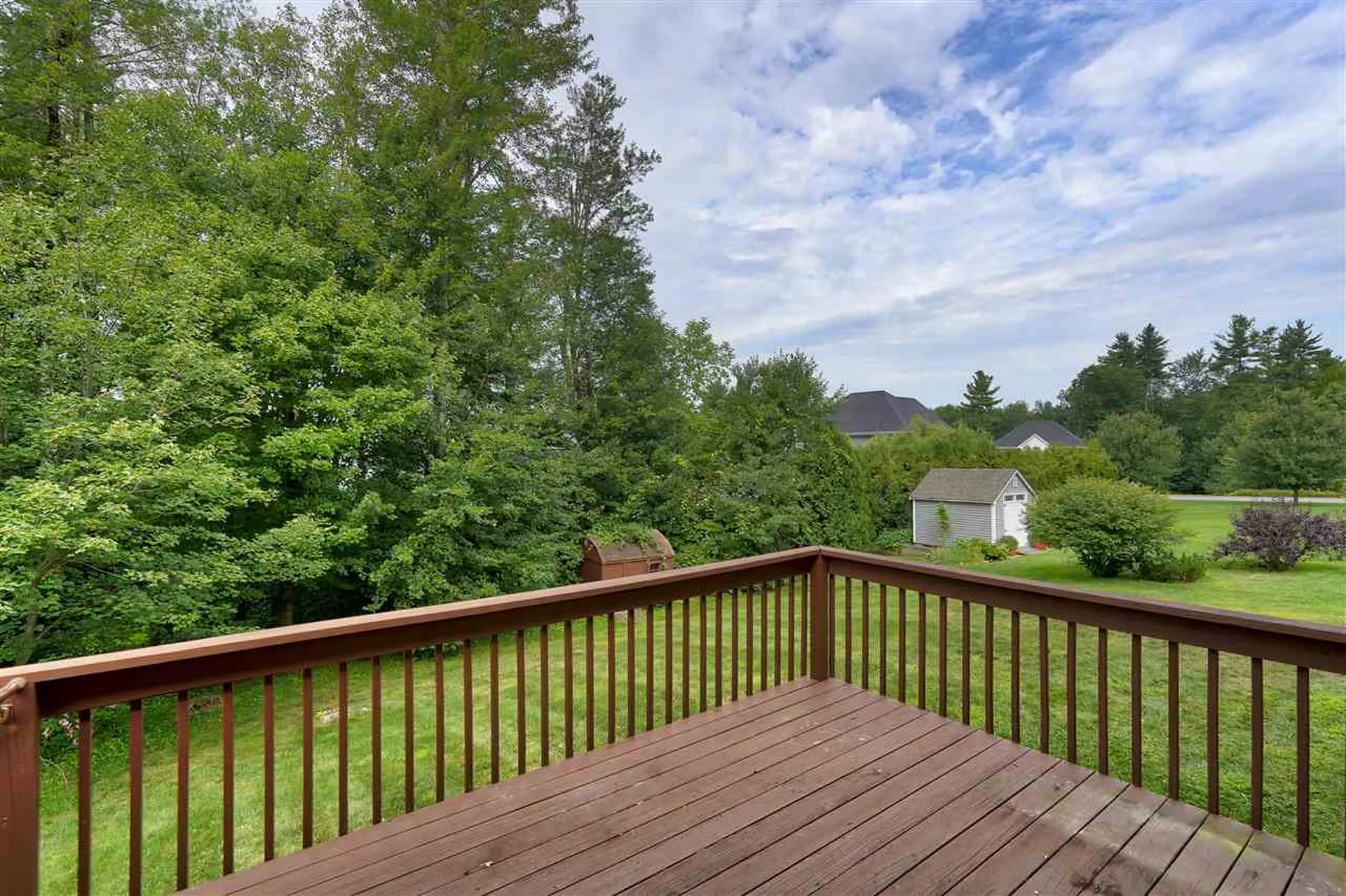 8 Abington Drive Londonderry NH 03053