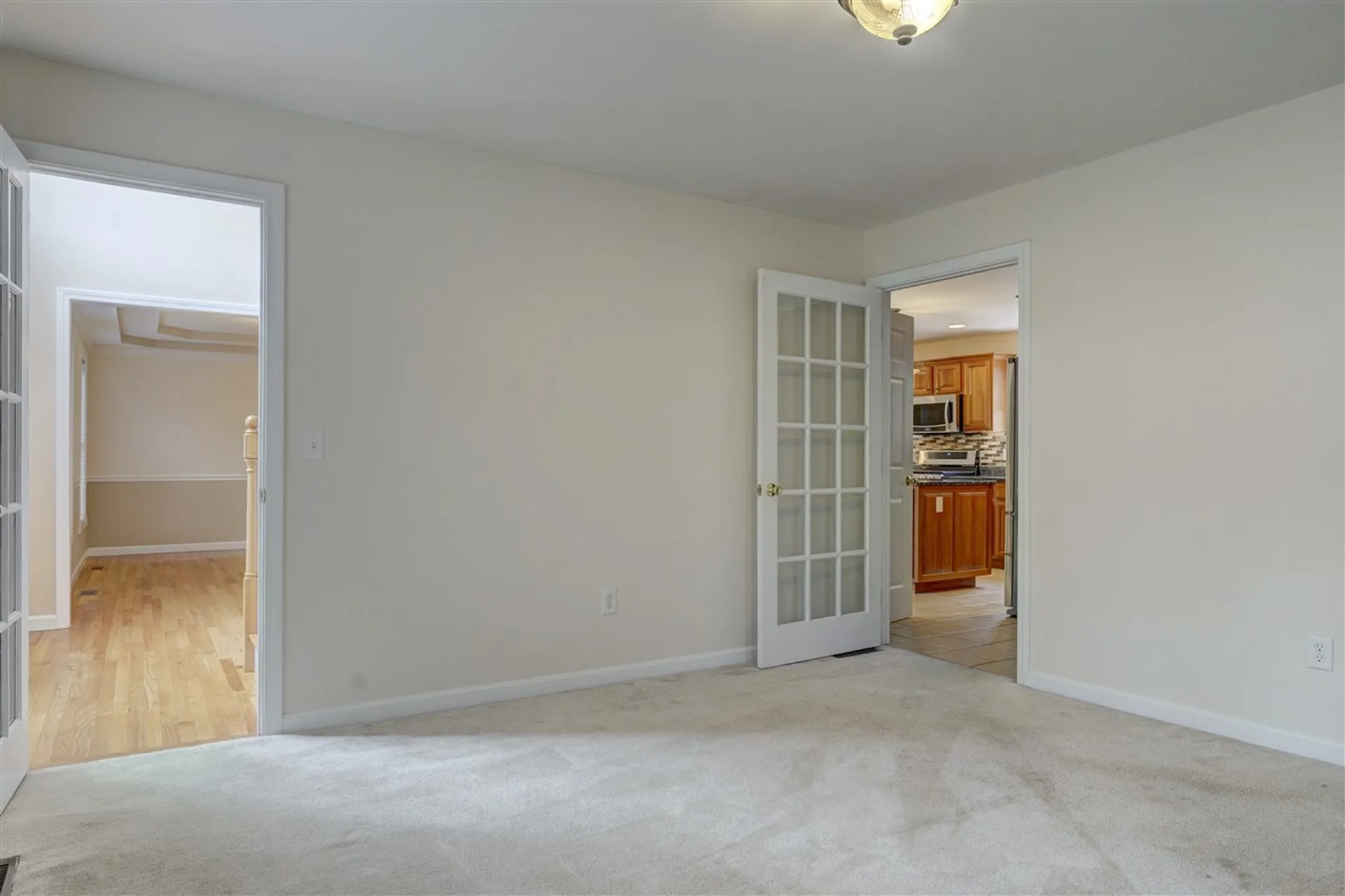 8 Abington Drive Londonderry NH 03053