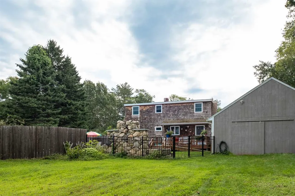 66 Winnicut Road Greenland NH 03840